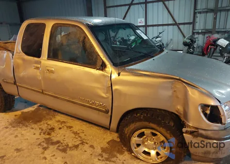 2002 Toyota Tundra Sr5 V8 z USA, uszkodzony, nr VIN 5TBRT34132S304967